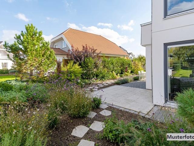 Einfamilienhaus mit Garage in familienfreundlicher Wohnlage