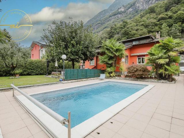 EINFAMILIENHAUS MIT GARTEN UND SWIMMING POOL
