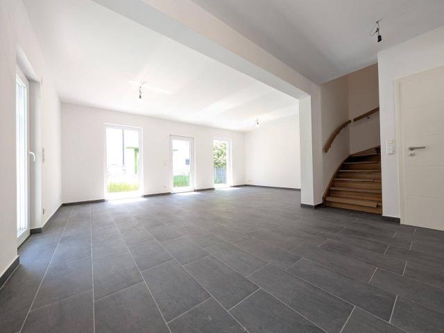 Einfamilienhaus mit Garten bezugsfertig!