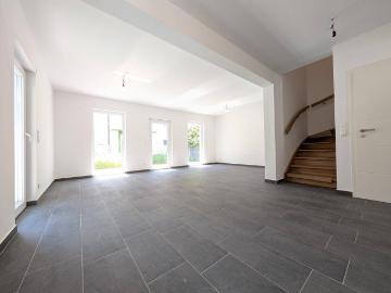 Einfamilienhaus mit Garten bezugsfertig!