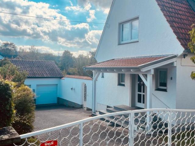 Einfamilienhaus mit Garten, Doppelgarage, Gästewohnung Günne Möh