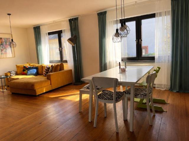 Einfamilienhaus mit Garten, Garage und ausgebautem Dachgeschoss