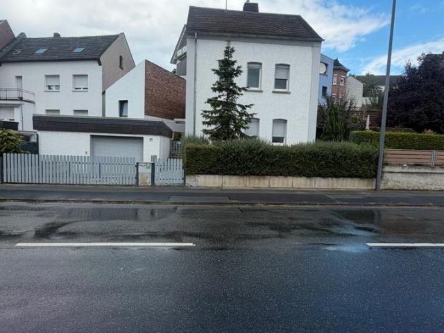 Einfamilienhaus mit Gartengrundstück