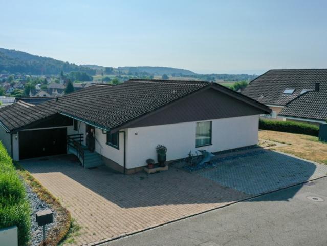 Einfamilienhaus mit grossem Garten an guter Lage
