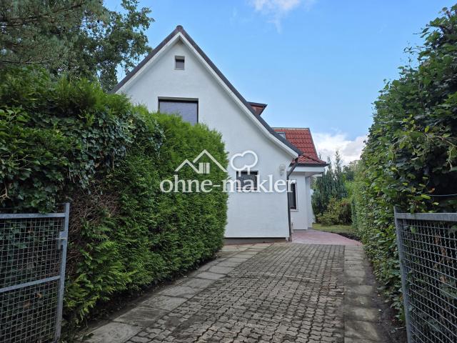 Einfamilienhaus mit großem Garten in bester Lage