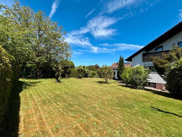 Einfamilienhaus mit großem Garten in bester Lage