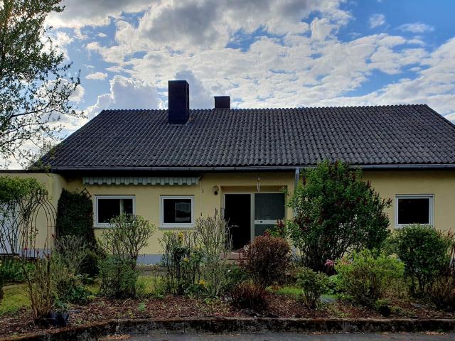 Einfamilienhaus mit großem Garten in ruhiger und gepflegter Lage, provisionsfrei von privat