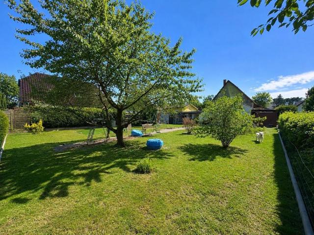 Einfamilienhaus mit großem Garten Teilung möglich!