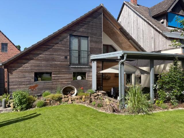 Einfamilienhaus mit großem Garten
