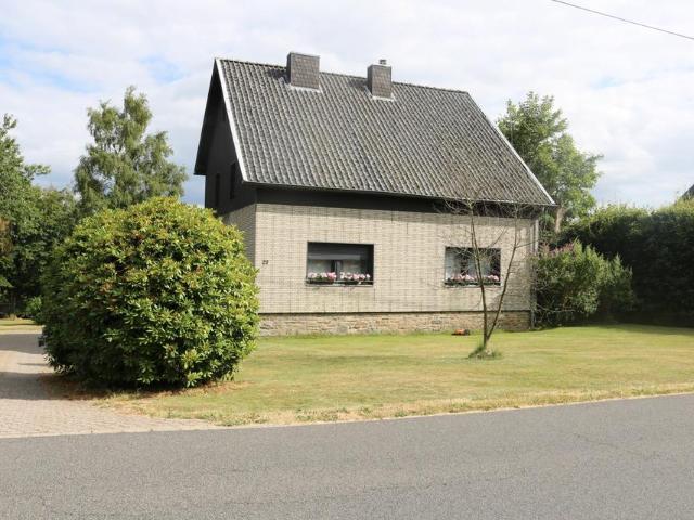 Einfamilienhaus mit großem Garten