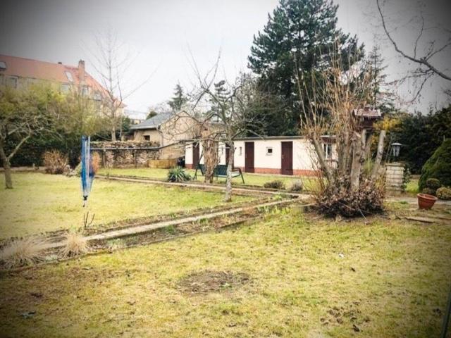 Einfamilienhaus mit großem Grundstück
