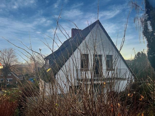 Einfamilienhaus mit großem Grundstück
