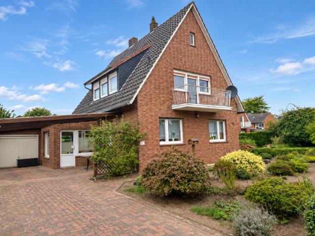 Einfamilienhaus mit großem Grundstück und Modernisierungspotenzial in Neuenhaus