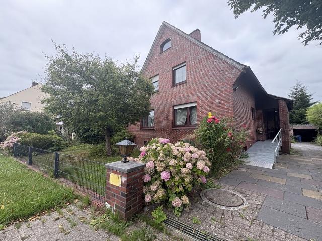 Einfamilienhaus mit großem Grundstück und Teilungspotenzial in Nordenham Atens