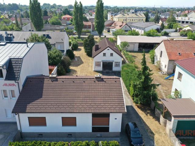EFH mit großem Grundstück und vielseitigem Nebengebäude