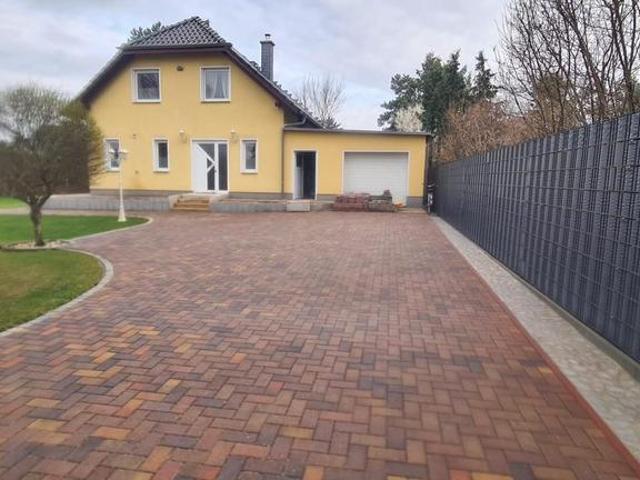 Einfamilienhaus mit großem Grundstück am Oranienburger Kanal