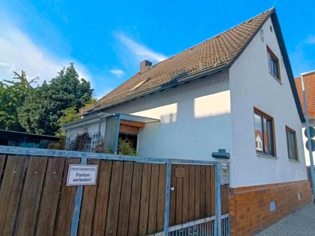 Einfamilienhaus mit großem Grundstück in Dreieich Offenthal