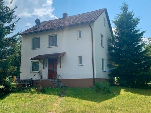 Einfamilienhaus mit großem Grundstück in ruhiger Lage