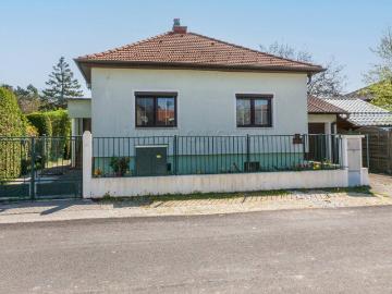 Einfamilienhaus mit großem Eigengrund und Entwicklungspotenzial in ruhiger Wohnlage