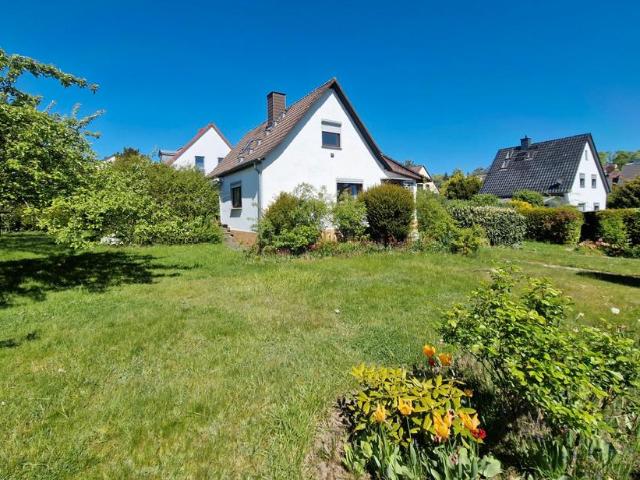 Einfamilienhaus mit großem sichtgeschütztem Grundstück in Kassel