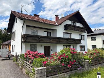 Einfamilienhaus mit großen Garten am Waldrand