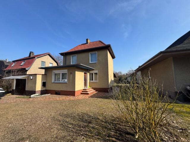Einfamilienhaus mit Grossen Grundstück und Entwicklungspotenzial