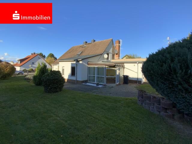 Einfamilienhaus mit großen Grundstück in perfekter Lage