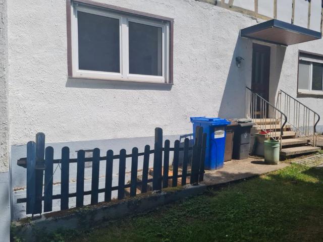Einfamilienhaus mit großer Grünfläche zu verkaufen