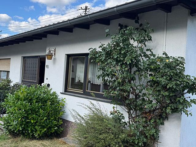 Einfamilienhaus mit großer Kellerwerkstatt am Ortsrand
