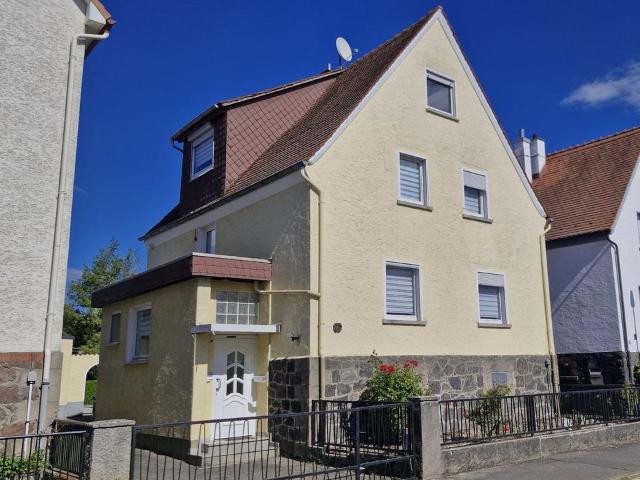 Einfamilienhaus mit großzügigem Garten und Garage in Lollar