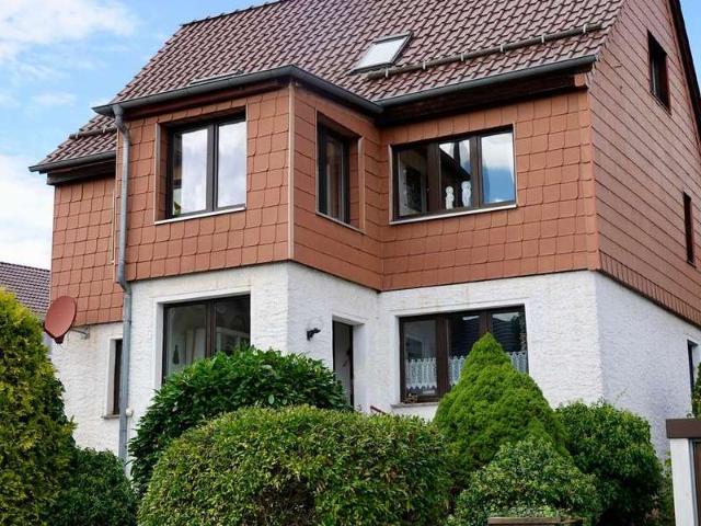 Einfamilienhaus mit großzügigem Grundstück sucht Naturliebhaber
