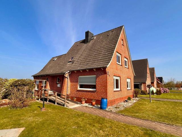 Einfamilienhaus mit großzügigem Grundstück und freiem Blick über die Felder in Cuxhaven Lüdingworth