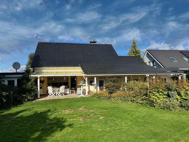 Einfamilienhaus mit großzügigem Grundstück