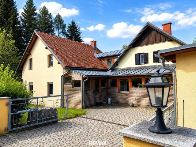 Einfamilienhaus mit großzügigem Platzangebot auf Gartengrundstück mit Schwimmteich