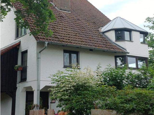 Einfamilienhaus mit großzügigen Garten und Einliegerwohnung
