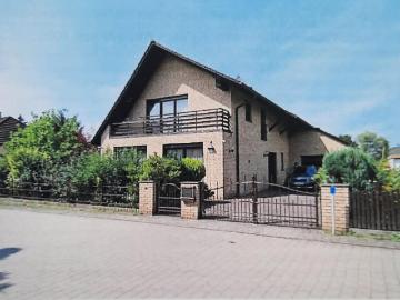 Einfamilienhaus mit Grundstück