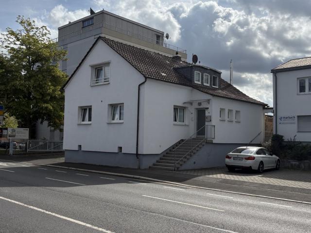 Einfamilienhaus mit kleinem Garten