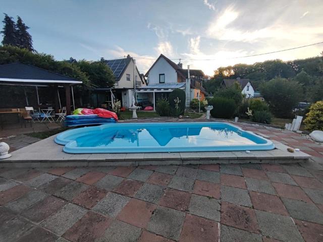 Einfamilienhaus mit Pool in Riegelsberg mit Potential