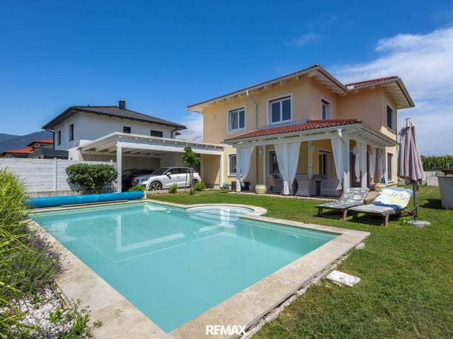 Einfamilienhaus mit Pool in Top Lage