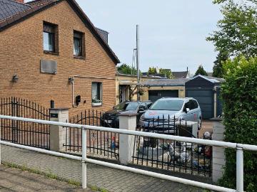 Einfamilienhaus mit Pool und Großzügigem Garten in Altenessen