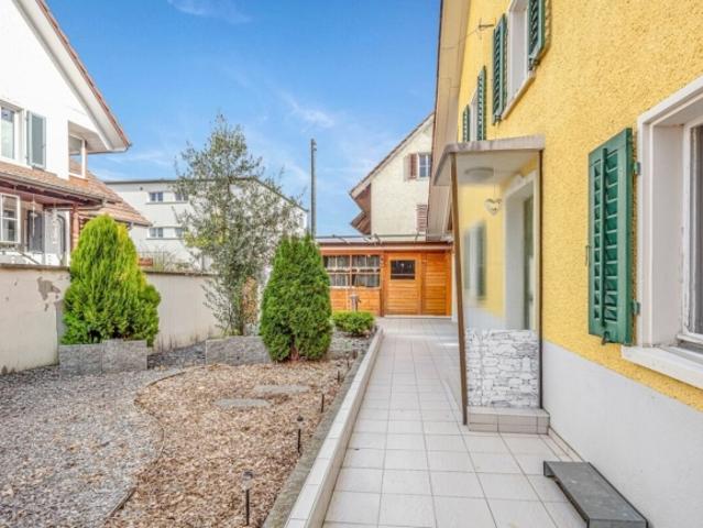 EINFAMILIENHAUS MIT POTENZIAL