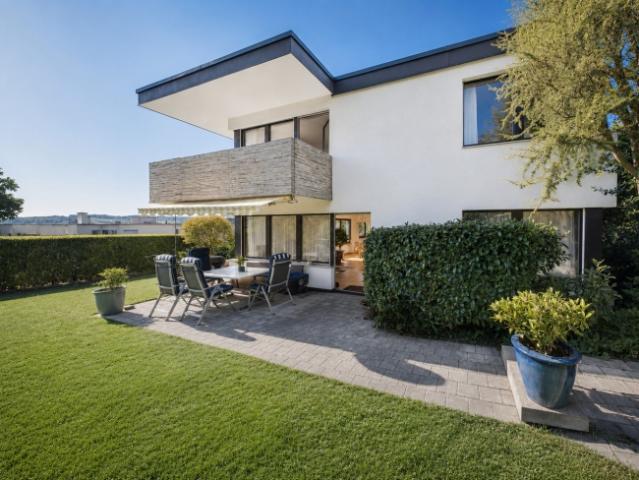 Einfamilienhaus mit Potenzial in exklusiver Lage von Uitikon Waldegg