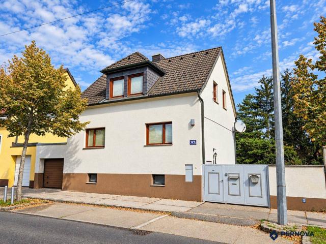 Einfamilienhaus mit Potenzial in Oberlaa: 622 m² Grund, großer Eigengarten mit Altbaumbestand und U1 Nähe