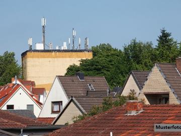 Einfamilienhaus mit Praxisbereich guter Zustand, viele Möglichkeiten