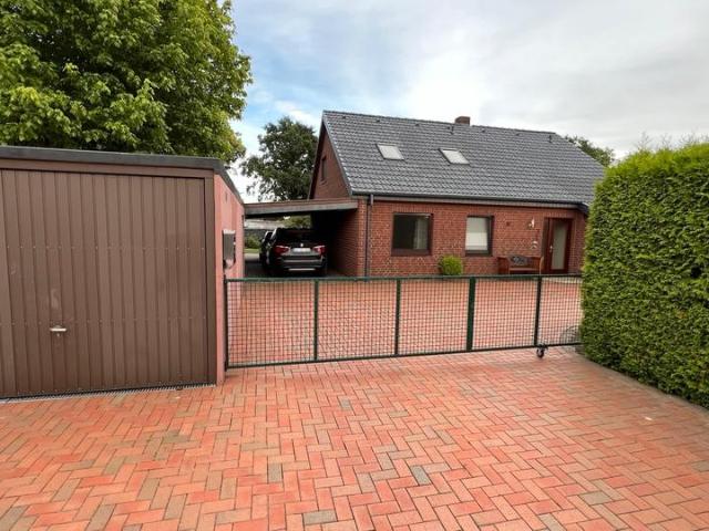 Einfamilienhaus mit riesigem Grundstück