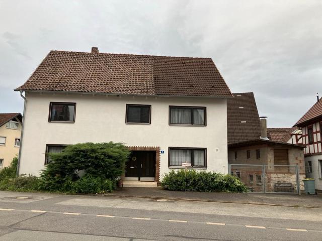 Einfamilienhaus mit Stallgebäuden & vielen Möglichkeiten