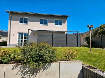 Einfamilienhaus mit Sauna und Doppelgarage in ruhiger Lage