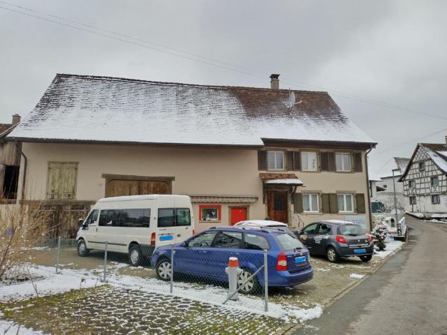 Einfamilienhaus mit Scheune an ruhiger Lage