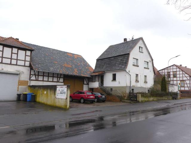 Einfamilienhaus mit Scheune in Willingshausen