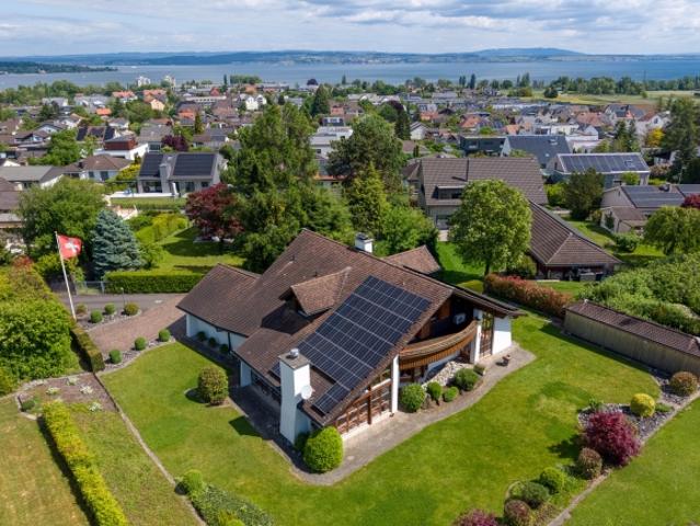 Einfamilienhaus mit sehr grossem Grundstück